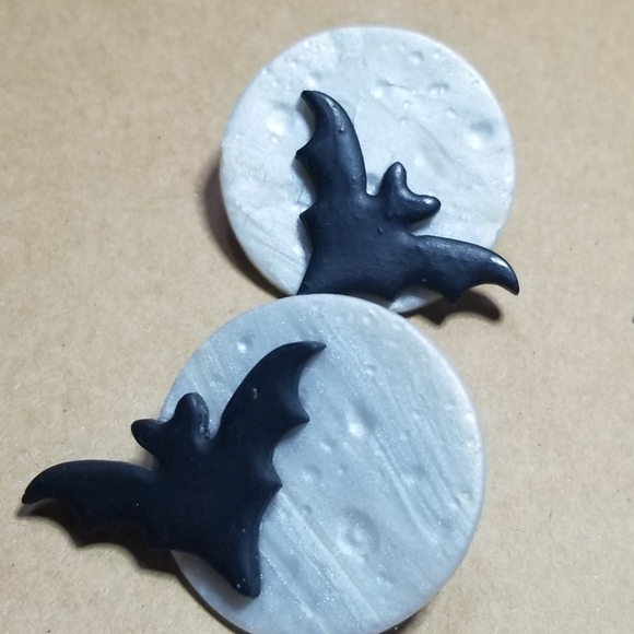 Moon & bat polymer clay earrings - Picture 2 of 5